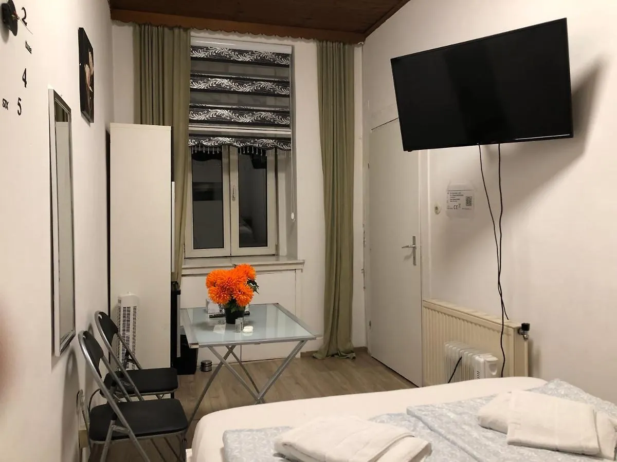 Convenient 3Br Apt. Near Danube & Millenium Tower Vienna 0*,