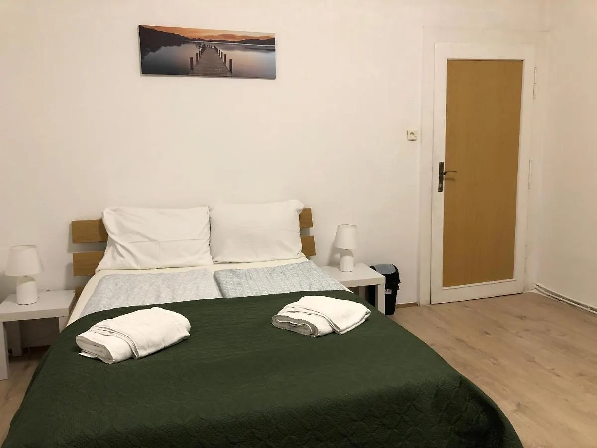 Convenient 3Br Apt. Near Danube & Millenium Tower Vienna Austria