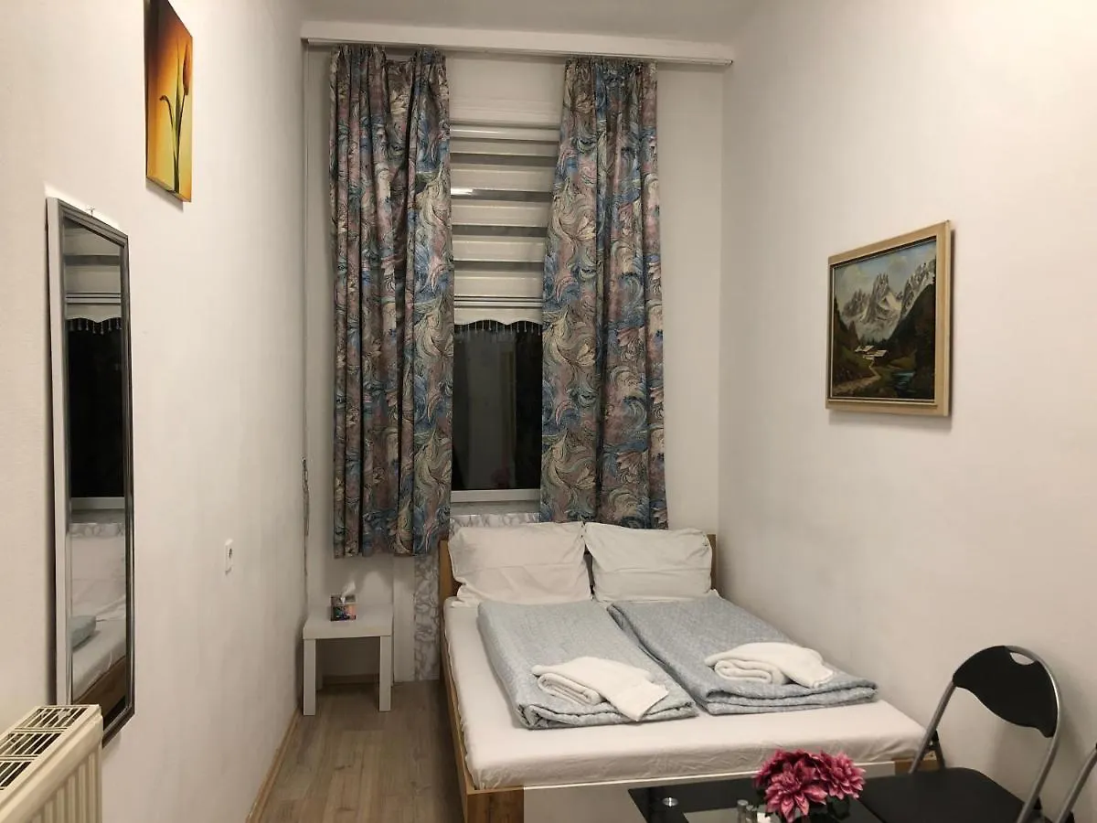 Convenient 3Br Apt. Near Danube & Millenium Tower Vienna 0*,