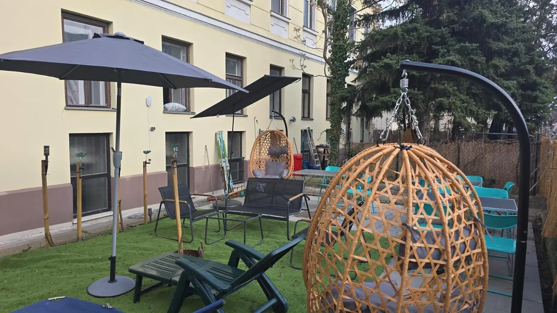 Convenient 3Br Apt. Near Danube & Millenium Tower Vienna Apartment
